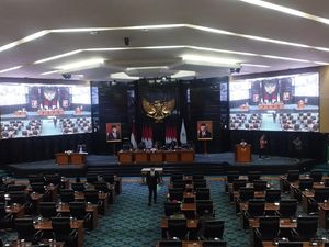 Anggota F-PSI DKI Sebut Jakarta Macet Sebabkan Kerugian Rp 65 T Per Tahun Anggota F-PSI DKI Sebut Jakarta Macet Sebabkan Kerugian Rp 65 T Per Tahun