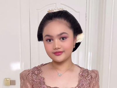 7 Foto Amora Lemos di HUT 57 ASEAN, Pesonanya Berkebaya Saingi Krisdayanti