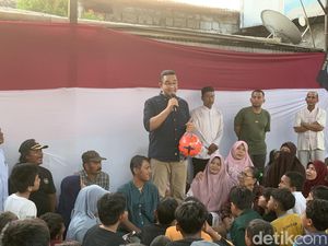 Anies Dicurhati Warga Taman Kota Jakbar soal KJP Terblokir