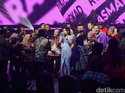 Happy Asmara Tutup Hari Kedua Festival LIKE 2 dengan Energik