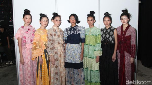 10 Foto Koleksi Busana Ramah Lingkungan di Festival LIKE 2