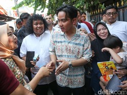 Blusukan ke Tangsel, Gibran Dicurhati Masalah KIS-BPJS Lansia