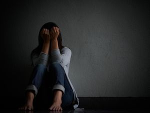 Video: Kemenkes Ungkap 2% Penduduk Usia 15 Tahun ke Atas Alami Masalah Kejiwaan Video: Kemenkes Ungkap 2% Penduduk Usia 15 Tahun ke Atas Alami Masalah Kejiwaan