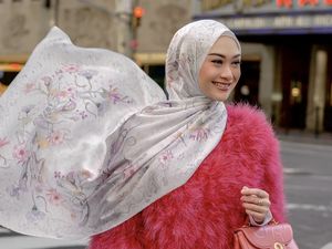 6 Inspirasi Gaya Hijab Merah Putih untuk Rayakan Kemerdekaan 6 Inspirasi Gaya Hijab Merah Putih untuk Rayakan Kemerdekaan