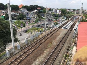 Detik-detik Afif Lompat dari KA gegara Panik Kebablasan Stasiun Tugu Detik-detik Afif Lompat dari KA gegara Panik Kebablasan Stasiun Tugu