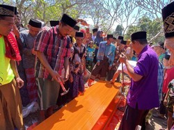 Jenazah WNI yang Ditembak di Malaysia Tiba di Lombok, Langsung Dimakamkan