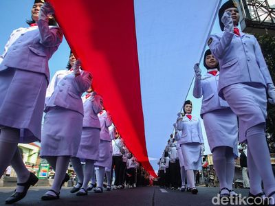 Kirab Bendera 79 Meter Sambut HUT RI di Tambun