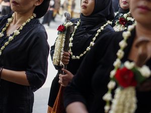Potret Kirab Pusaka Peringati HUT Museum Keris Solo Potret Kirab Pusaka Peringati HUT Museum Keris Solo