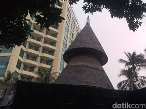 Masjid Unik di Jaksel, Ada Perahu hingga Emas 3 Kilogram