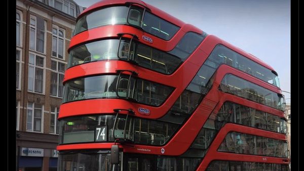 Meme Chelsea: Pemain Sudah Numpuk, Harus Naik Bus Bertingkat-tingkat