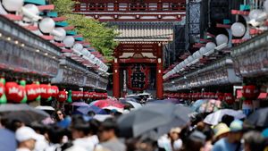Mengunjungi Sensoji Temple, Kuil Paling Ramai di Tokyo