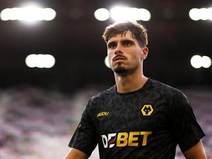 Sadis! Keane Prediksi Pedro Neto Tambah Kekacauan di Chelsea Sadis! Keane Prediksi Pedro Neto Tambah Kekacauan di Chelsea