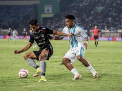 Penilaian Bojak Hodak buat Debut Dimas Drajad dan Adam Alis