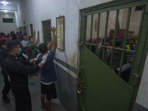 Petugas Gabungan Sidak Warga Binaan Rutan Boyolali Petugas Gabungan Sidak Warga Binaan Rutan Boyolali