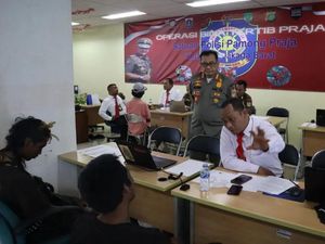 Puluhan Pak Ogah dan PMKS Dijaring Petugas Gabungan di Jakbar