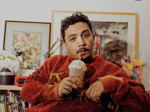 Lirik dan Chord Lagu Gala Bunga Matahari-Sal Priadi