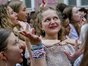 Cara Para Penggemar Mengekspresikan Batalnya Konser Taylor Swift di Austria Cara Para Penggemar Mengekspresikan Batalnya Konser Taylor Swift di Austria