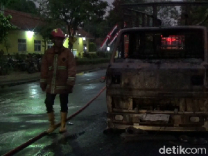 Truk di Lumajang Dilalap Si Jago Merah, 2 Rumah Ikut Terbakar