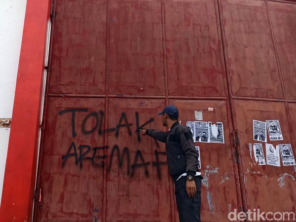 Penampakan Vandalisme Tolak Arema FC di Stadion Soepriadi Kota Blitar
