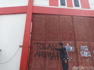 Vandalisme Tolak Arema FC Muncul di Stadion Soepriadi Kota Blitar Vandalisme Tolak Arema FC Muncul di Stadion Soepriadi Kota Blitar