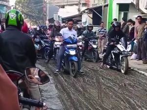 Kata Warga soal Ramai Pemotor Lindas Jalan di Cimahi yang Baru Dicor Kata Warga soal Ramai Pemotor Lindas Jalan di Cimahi yang Baru Dicor