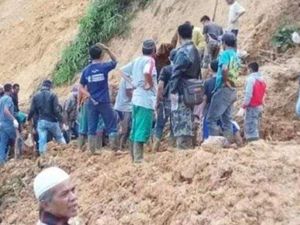 Tragedi 4 Orang Tewas Terjebak di Lubang Galian Tambang Emas di Halsel Tragedi 4 Orang Tewas Terjebak di Lubang Galian Tambang Emas di Halsel
