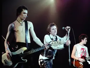 Di Balik Lagu God Save The Queen Sex Pistols yang Picu Amarah di Inggris Di Balik Lagu God Save The Queen Sex Pistols yang Picu Amarah di Inggris