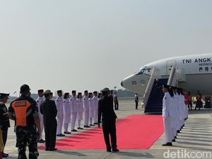 Suasana di Halim Perdanakusuma Jelang Kedatangan Kirab Bendera Pusaka Suasana di Halim Perdanakusuma Jelang Kedatangan Kirab Bendera Pusaka