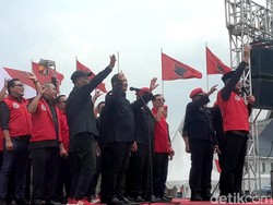 Edy Nyanyikan Lagu Koes Plus Kembali Usai Diusung PDIP di Pilgub Sumut