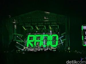 Sheila On 7 Sapa Penonton di Makassar, Buka Konser Lewat Lagu Radio