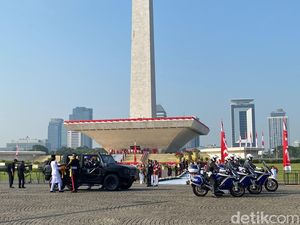 Dilepas Heru Budi, Kirab Bendera Pusaka Tinggalkan Monas Menuju Halim-IKN
