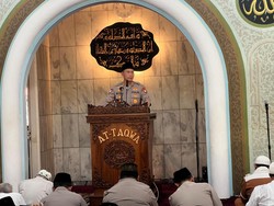 Polisi Keliling Masjid Jakarta, Sampaikan Pesan Kamtibmas Jelang Pilkada