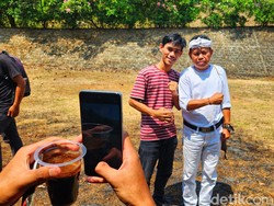 Pengabdian Luar Biasa Jamaludin, Pria yang Mirip Dedi Mulyadi