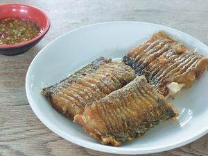 Resep Ikan Sabuk Goreng Saus Cabe Bawang yang Gurih Renyah Resep Ikan Sabuk Goreng Saus Cabe Bawang yang Gurih Renyah