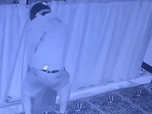 Terlalu! Maling Bersepatu Masuk Masjid-Gasak Kotak Amal di Banjarnegara Terlalu! Maling Bersepatu Masuk Masjid-Gasak Kotak Amal di Banjarnegara