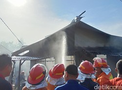 Uang Tunai Rp 70 Juta Hangus Terbakar Bersama Warung Manisan di Palembang