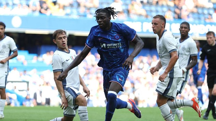 LONDON, ENGLAND - AUGUST 11:  Lesley Ugochukwu of Chelsea in action during the pre-season friendly match between Chelsea and FC Internazionale at Stamford Bridge on August 11, 2024 in London, England. (Photo by Chris Lee - Chelsea FC/Chelsea FC via Getty Images)