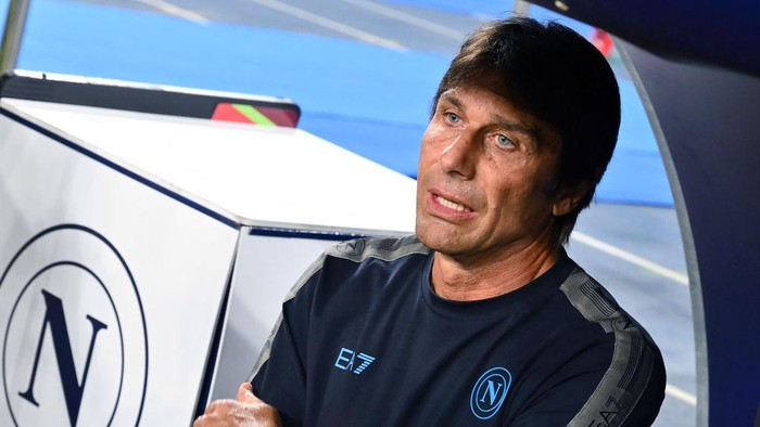 NAPLES, ITALY - AUGUST 10: Antonio Conte of SSC Napoli coch reacts during the Coppa Italia match between SSC Napoli and Modena FC at Stadio Diego Armando Maradona on August 10, 2024 in Naples, Italy. (Photo by Image Photo Agency/Getty Images)