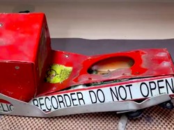 Video Kenapa Black Box Berwarna Oranye dan Ditaruh di Ekor Pesawat?