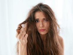 10 Cara Mengatasi Rambut Kering, Gampang Dilakukan dan Tak Bikin Boros Uang