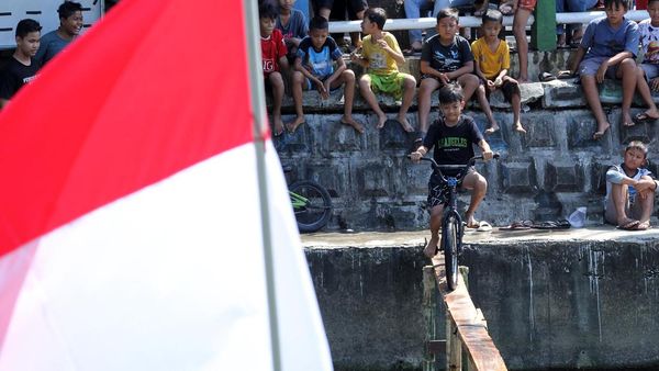 Lomba Ketangkasan Bersepeda Semarakkan HUT ke-79 RI