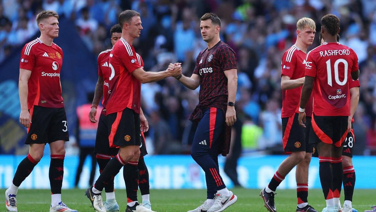Manchester United kalah lewat adu penalti dari Manchestser City di laga Community Shield (Foto: REUTERS/Toby Melville)