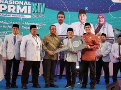 Prabowo Sumbangkan 100 Unit Mobil untuk Perawatan Masjid