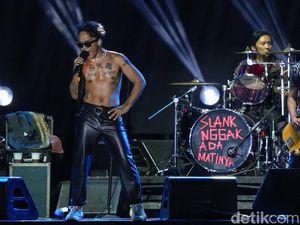 Slank Tolak Ajakan Berkubu Persoalkan UU Hak Cipta Slank Tolak Ajakan Berkubu Persoalkan UU Hak Cipta