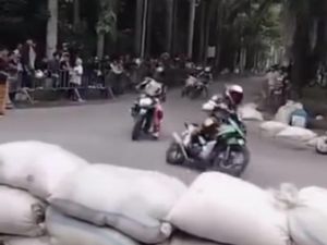 Viral Pembalap Motor Piala Bobby Nasution Tabrak 6 Warga di Deli Serdang Viral Pembalap Motor Piala Bobby Nasution Tabrak 6 Warga di Deli Serdang