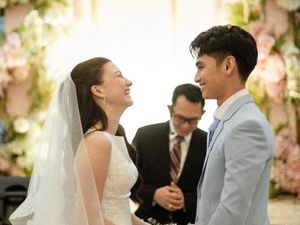 8 Foto Pernikahan Sederhana Cassandra Lee & Ryuken Lie yang Baru Terungkap