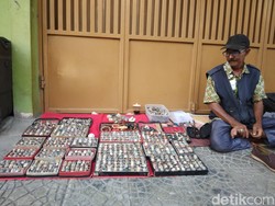 Cerita Hamdan dan Ikhtiar Menyambung Hidup Lewat Jualan Batu Akik