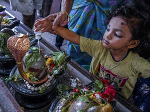 Melihat Sawan Somwar Perayaan Bulan Suci Umat Hindu di India