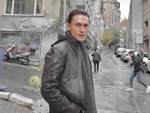 Penampilan Indra Bruggman Pascaoperasi Plastik Kantung Mata