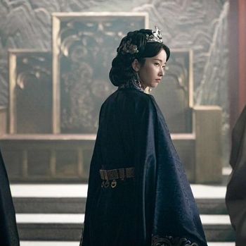 Jeon Jong Seo dalam Queen Woo / Foto: Soompi